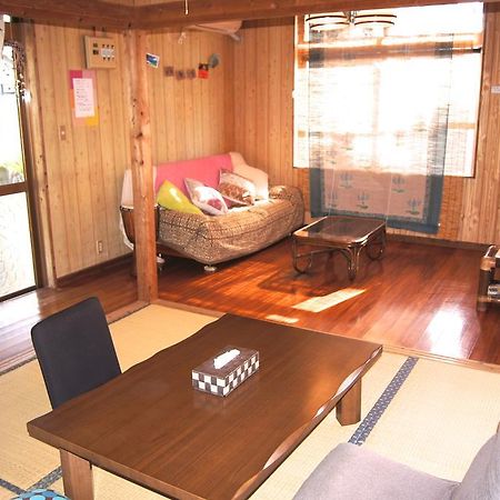 Guesthouse Pachira - Female Only Ishigaki  Zimmer foto